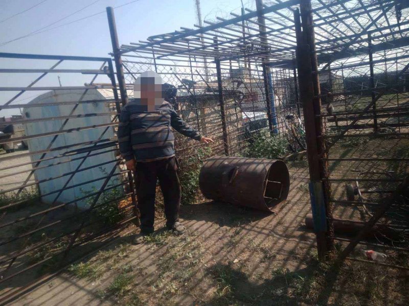 В Бай-Тайгинском районе сотрудники полиции установили местного жителя, похитившего металлическую печь у своей односельчанки